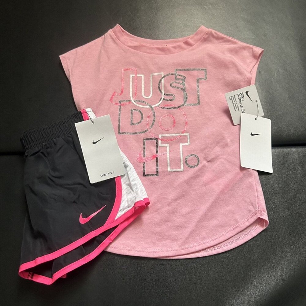 NWT Nike Glitter Athletic Set Girls Size 4